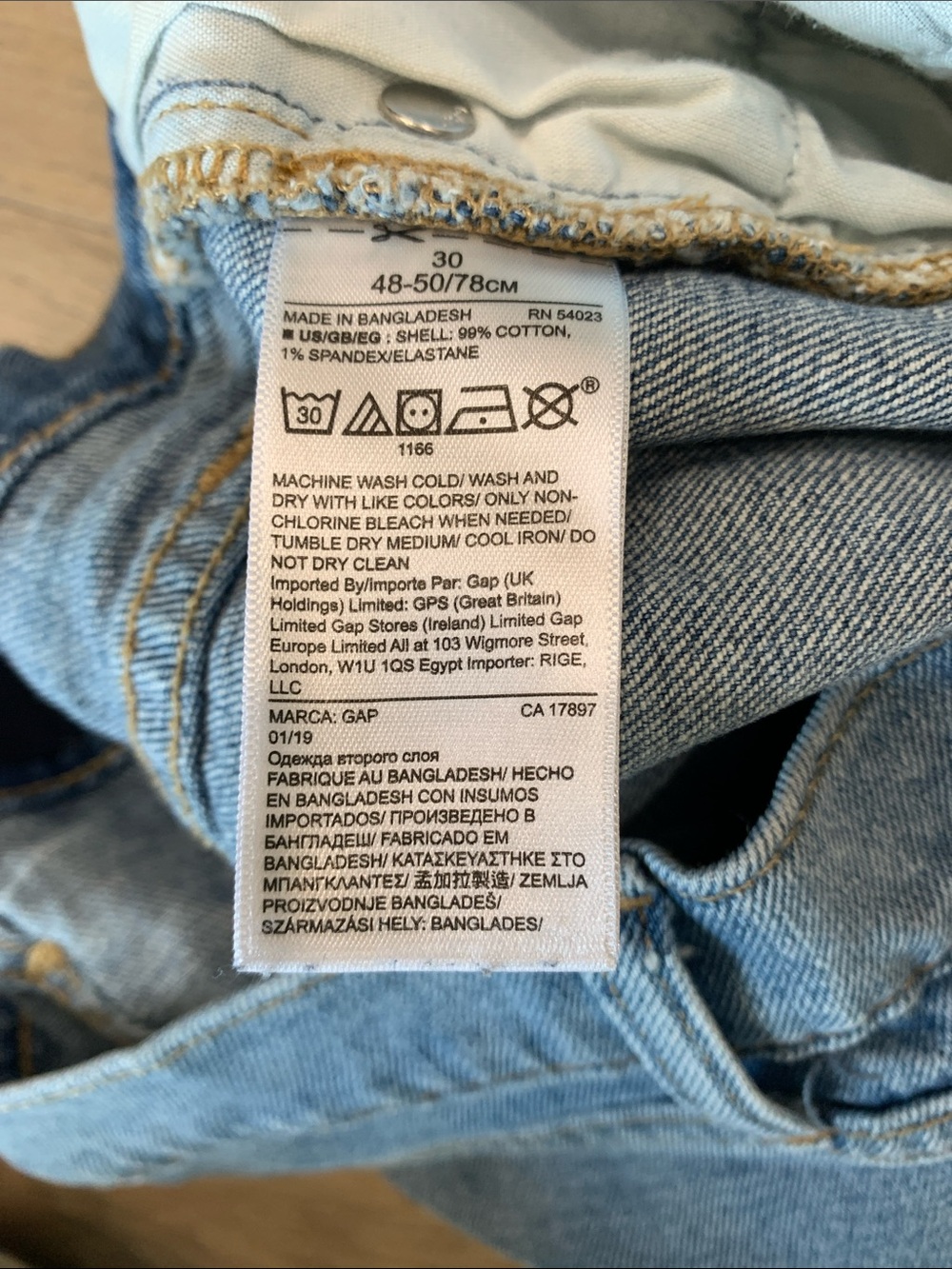 GAP Light Blue Distressed Denim Cutoff Shorts Size 30x3’’ - Picture 4 of 7